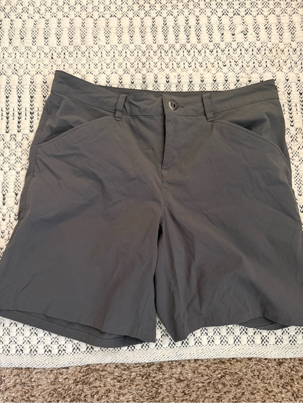 Patagonia women’s quandary shorts forge gray size 8